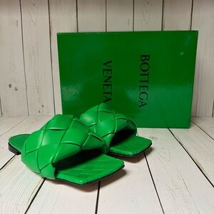 Bottega Veneta Nappa Maxi Intrecciato Lido Flat Sandals Green Sz 37.5 / 7.5
